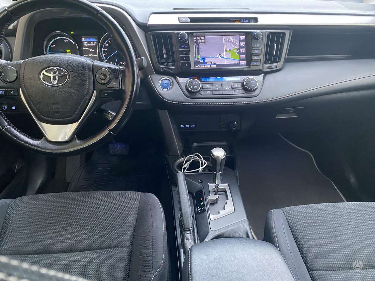 Toyota RAV4 - 11
