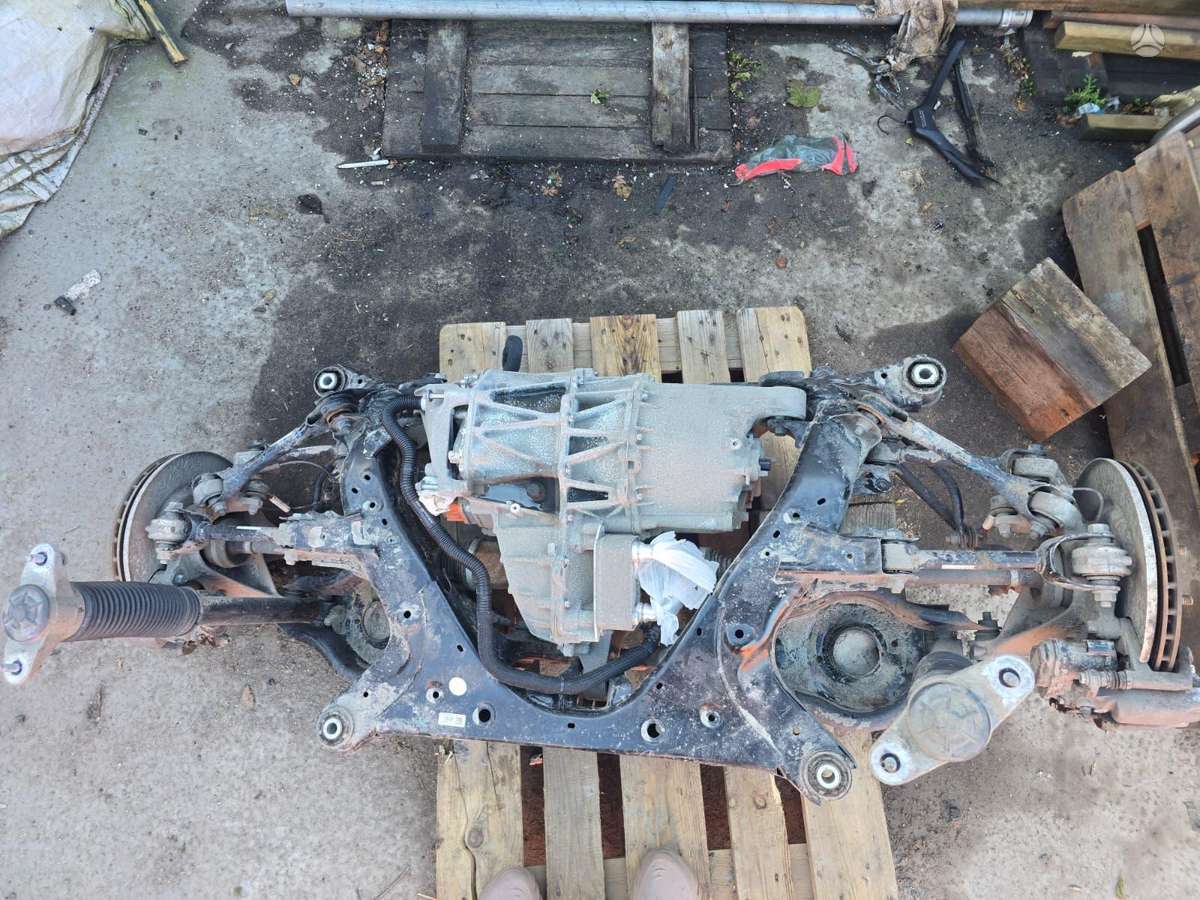 Tesla Model 3, 1714047-EC-D, детали кузова