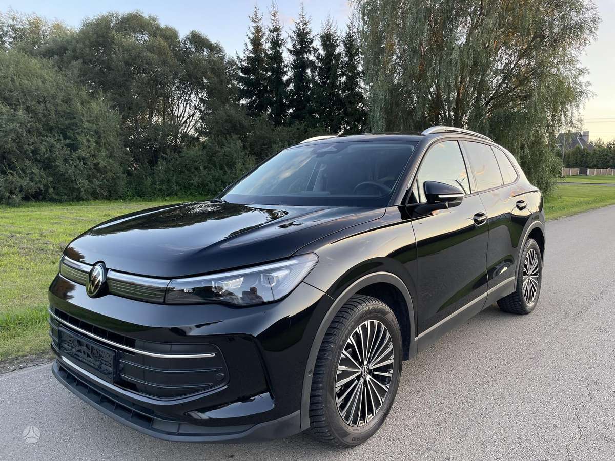 Volkswagen Tiguan - 1
