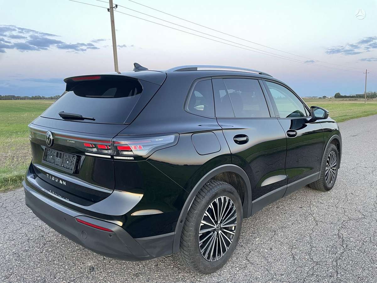 Volkswagen Tiguan - 3