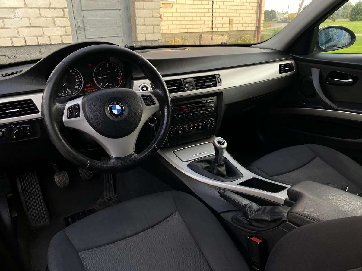 BMW 318, 2.0 l., Седан