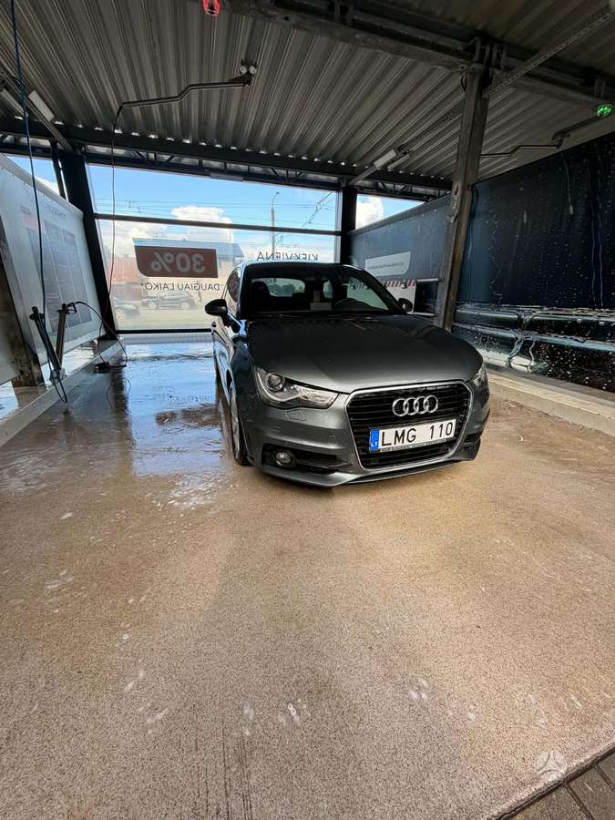Audi A1, 1.6 l., Хэтчбек