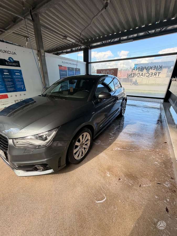 Audi A1, 1.6 l., hatchback