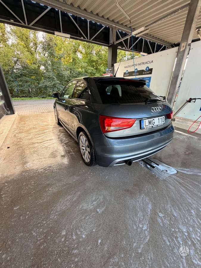 Audi A1, 1.6 l., Хэтчбек