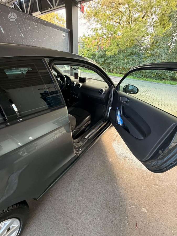 Audi A1, 1.6 l., Хэтчбек