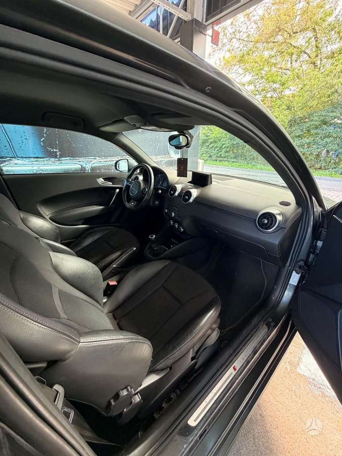 Audi A1, 1.6 l., hatchback