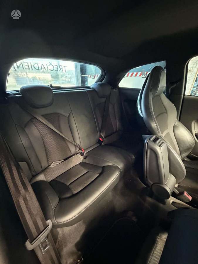 Audi A1, 1.6 l., Хэтчбек