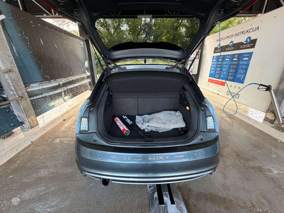Audi A1, 1.6 l., Хэтчбек