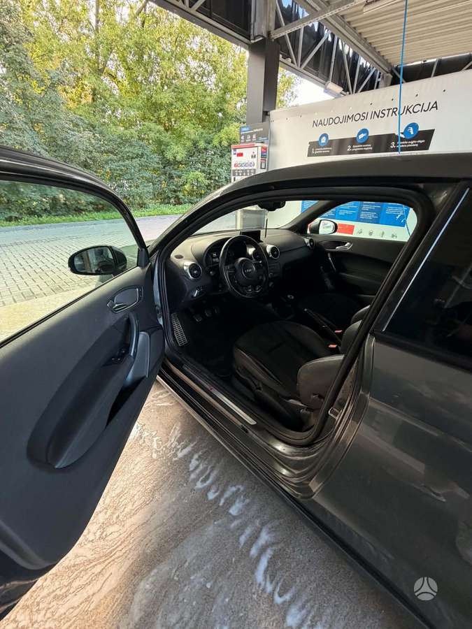 Audi A1, 1.6 l., hatchback
