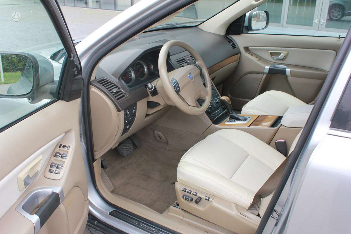 Volvo XC90 - 9