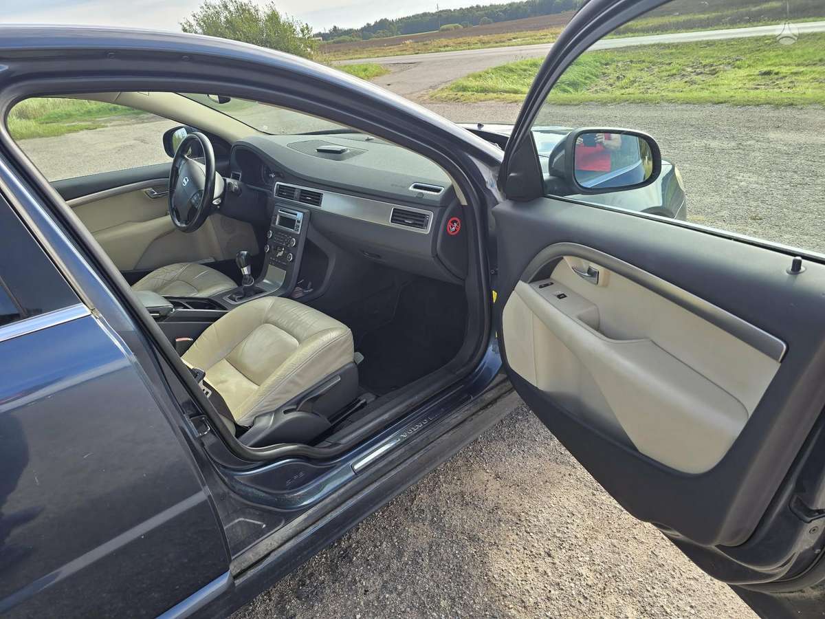 Volvo S80, 2.4 l., Седан