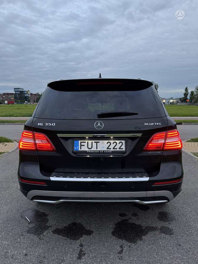 Mercedes-Benz ML350 - 2