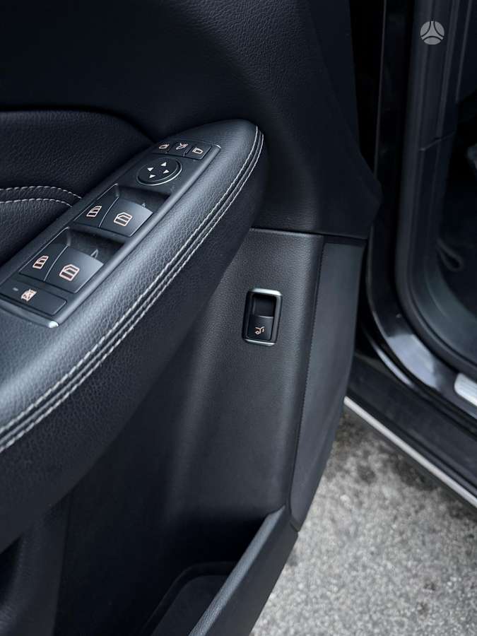Mercedes-Benz ML350 - 11