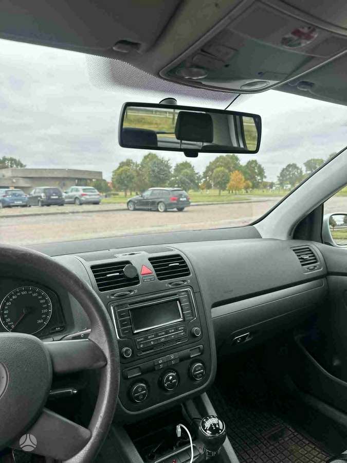 Volkswagen Golf - 2