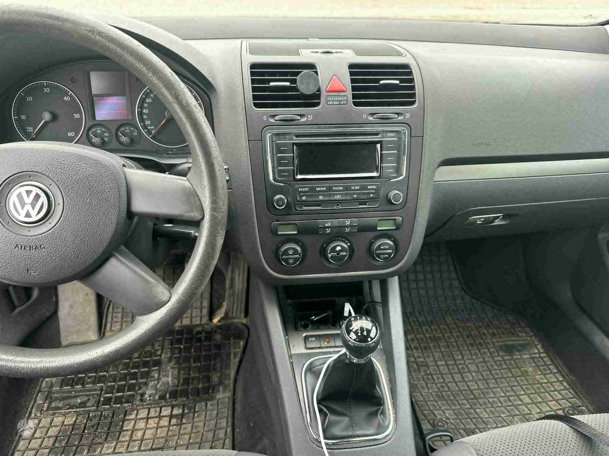 Volkswagen Golf - 3