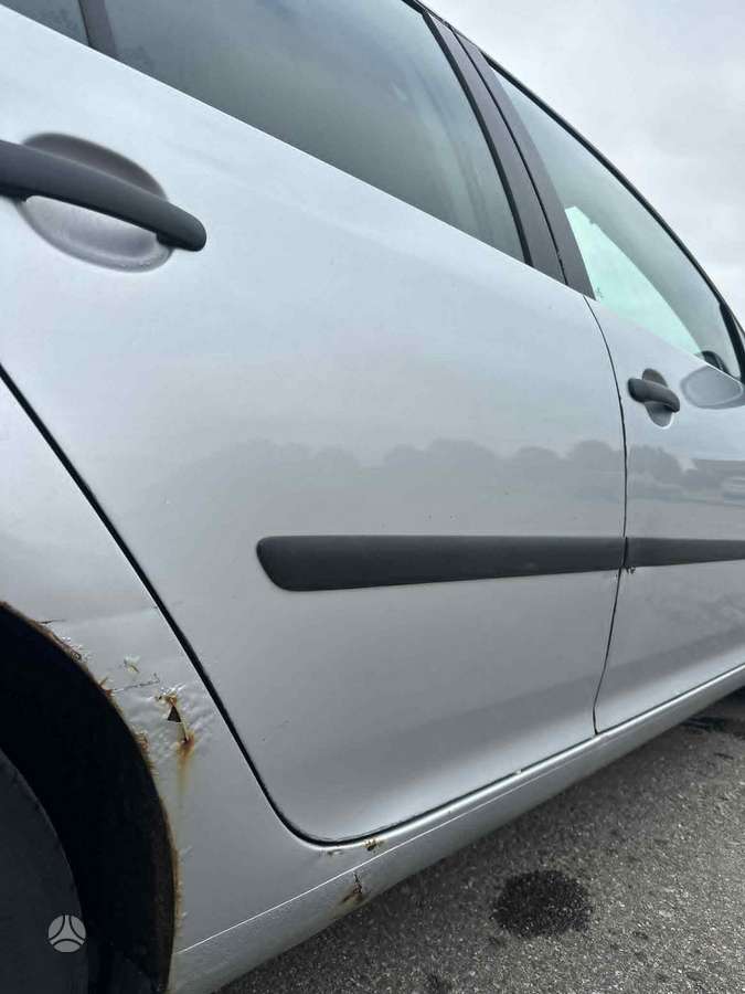 Volkswagen Golf - 6
