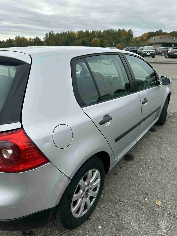 Volkswagen Golf - 8