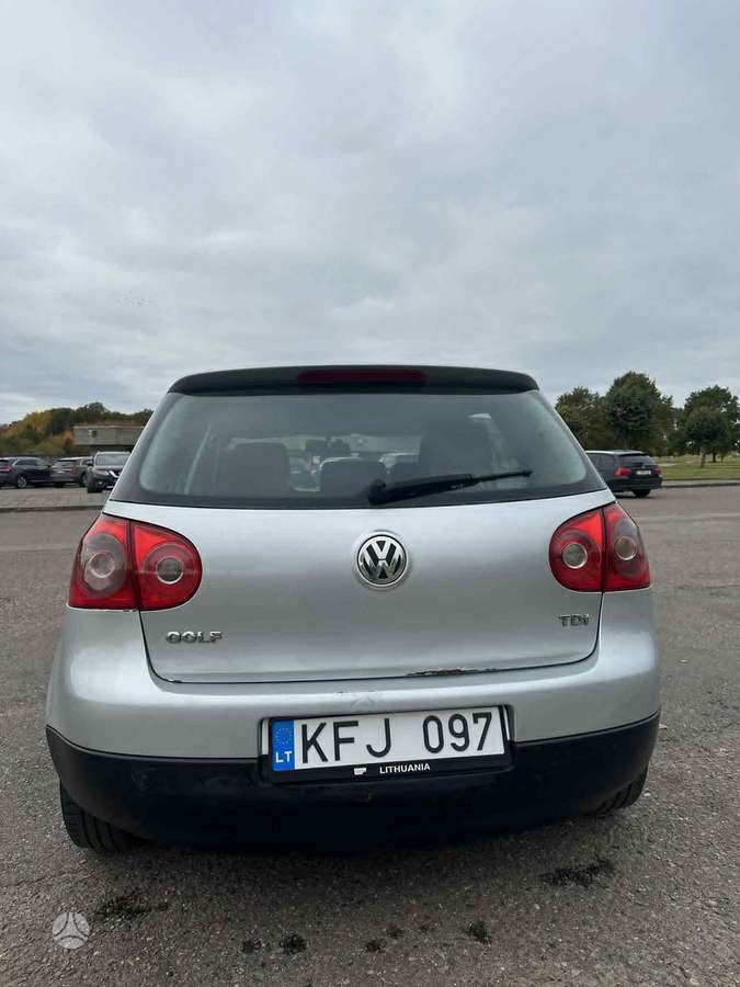 Volkswagen Golf - 9