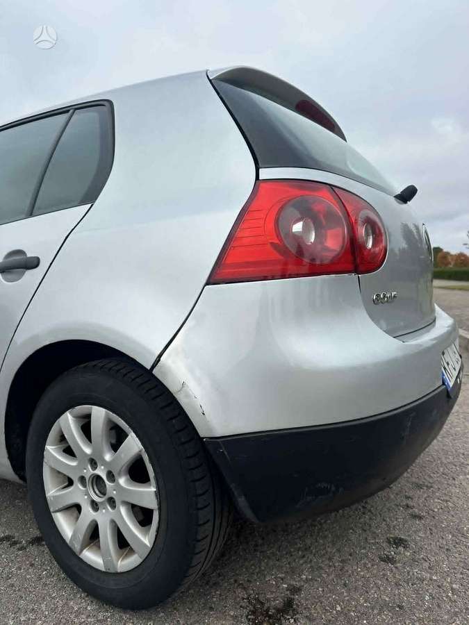 Volkswagen Golf - 10
