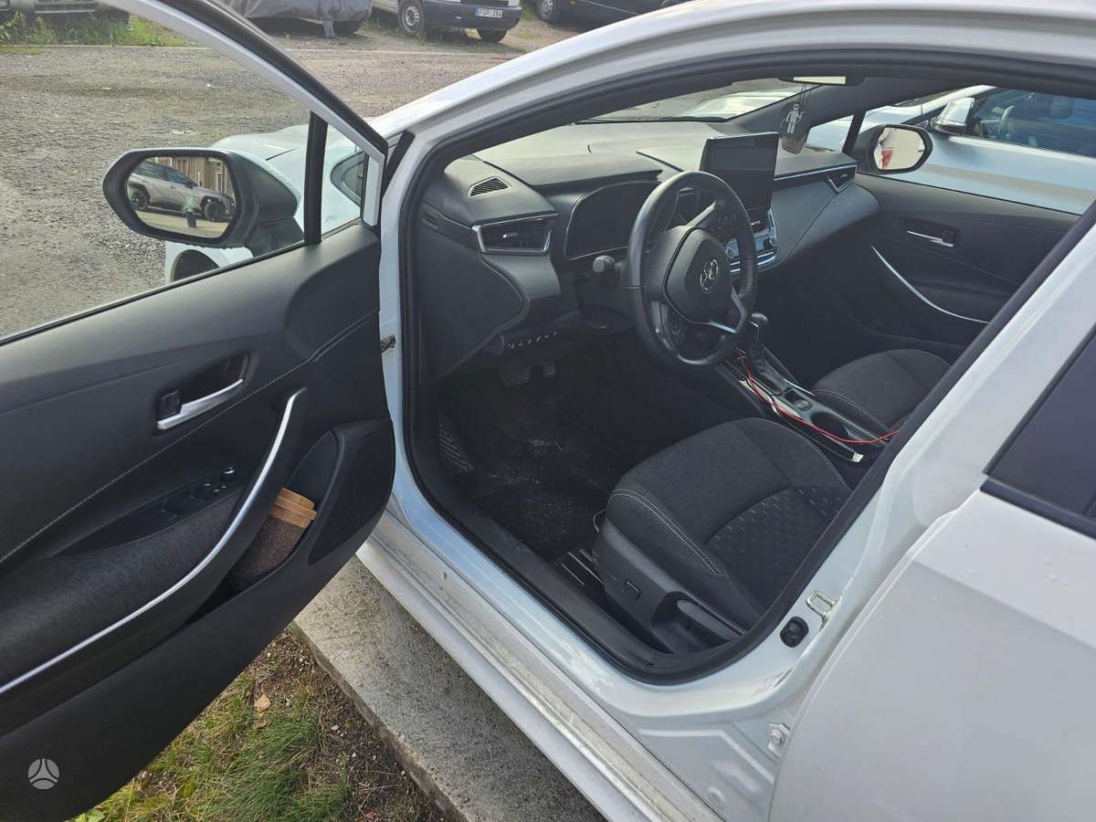 Toyota Corolla - 10
