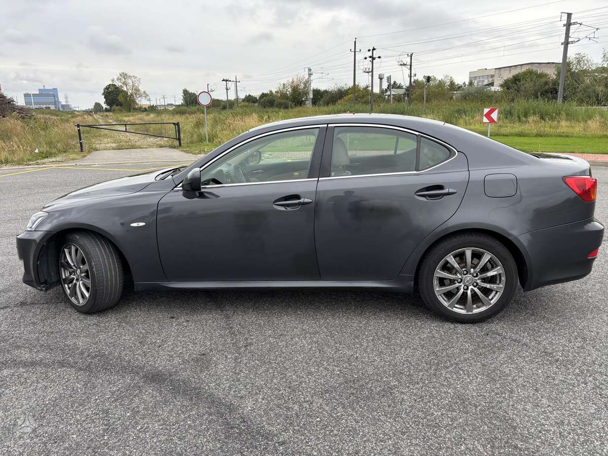 Lexus IS 220, 2.2 l., Седан