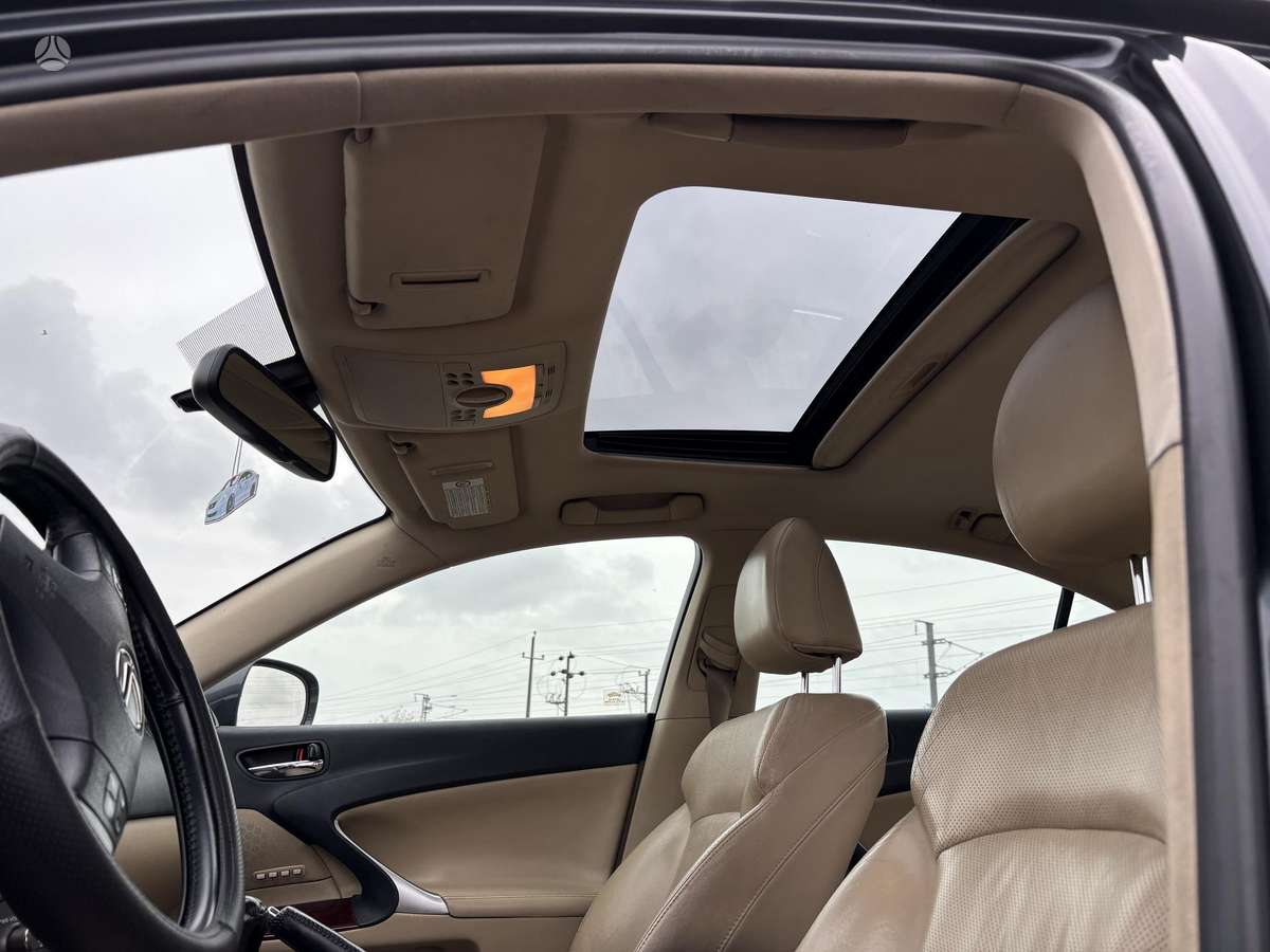 Lexus IS 220, 2.2 l., Седан