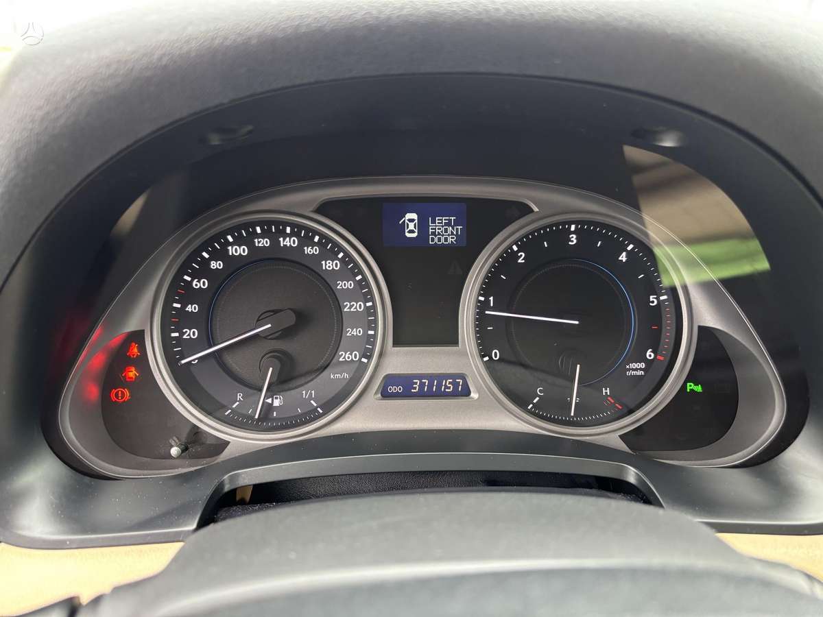 Lexus IS 220, 2.2 l., Седан