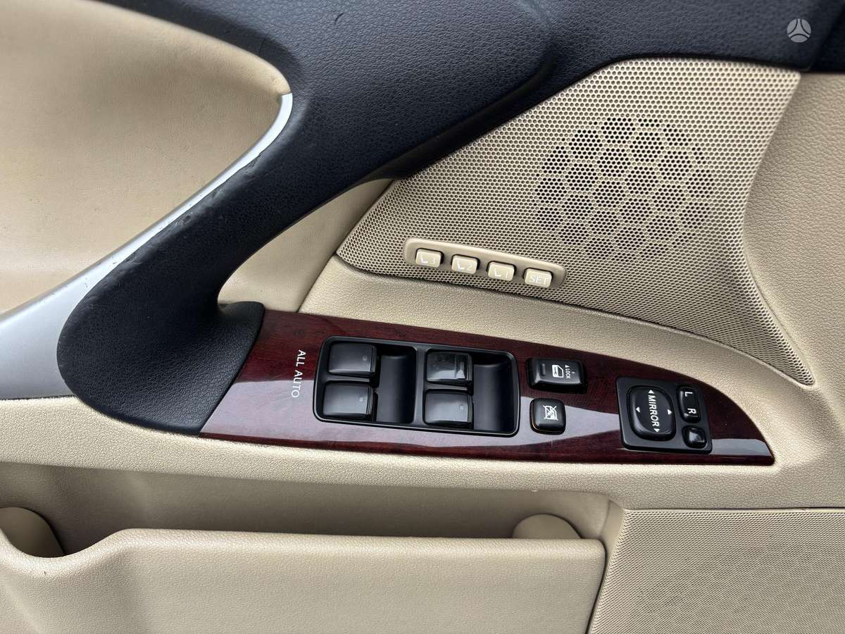 Lexus IS 220, 2.2 l., Седан