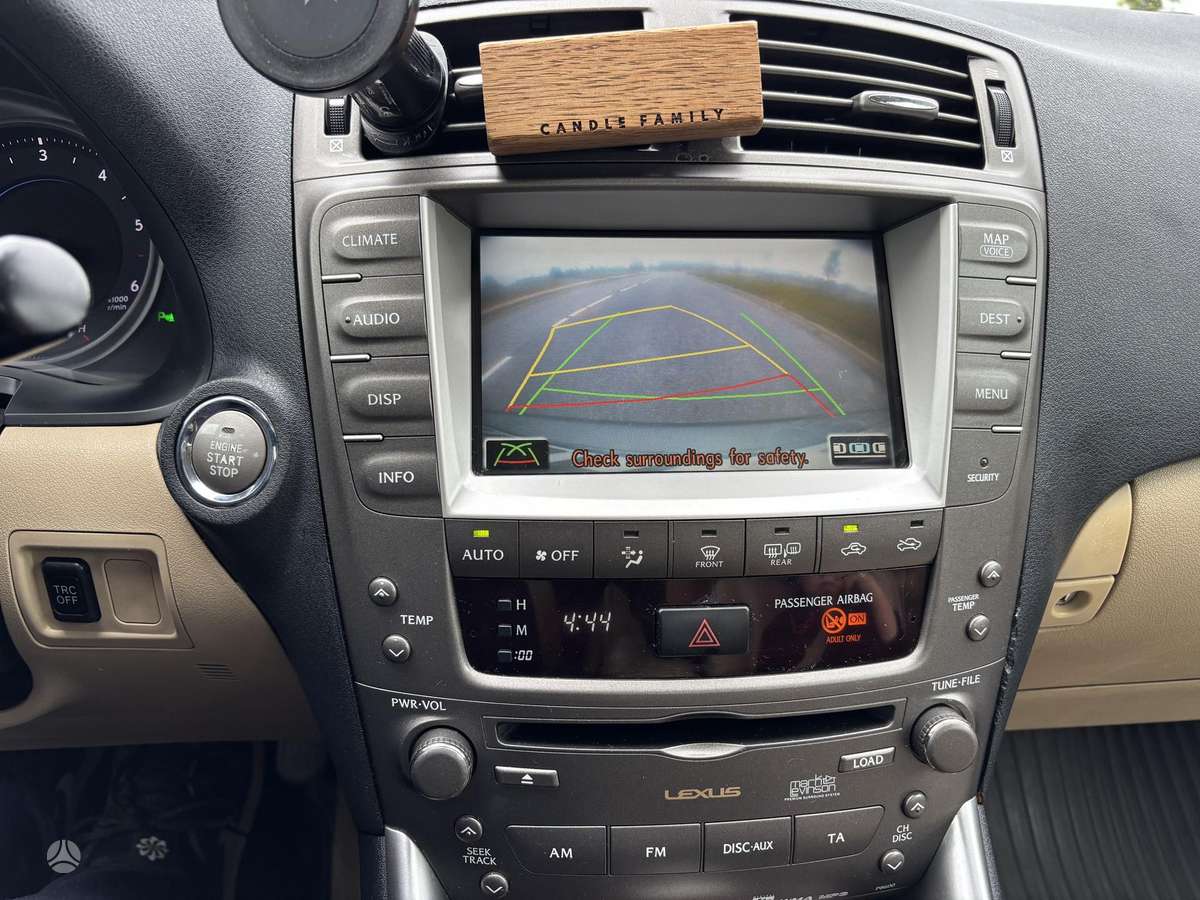 Lexus IS 220, 2.2 l., Седан