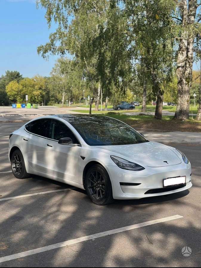 Tesla Model 3, 60 kWh, saloon / sedan