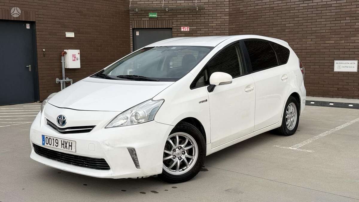 Toyota Prius+ - 1