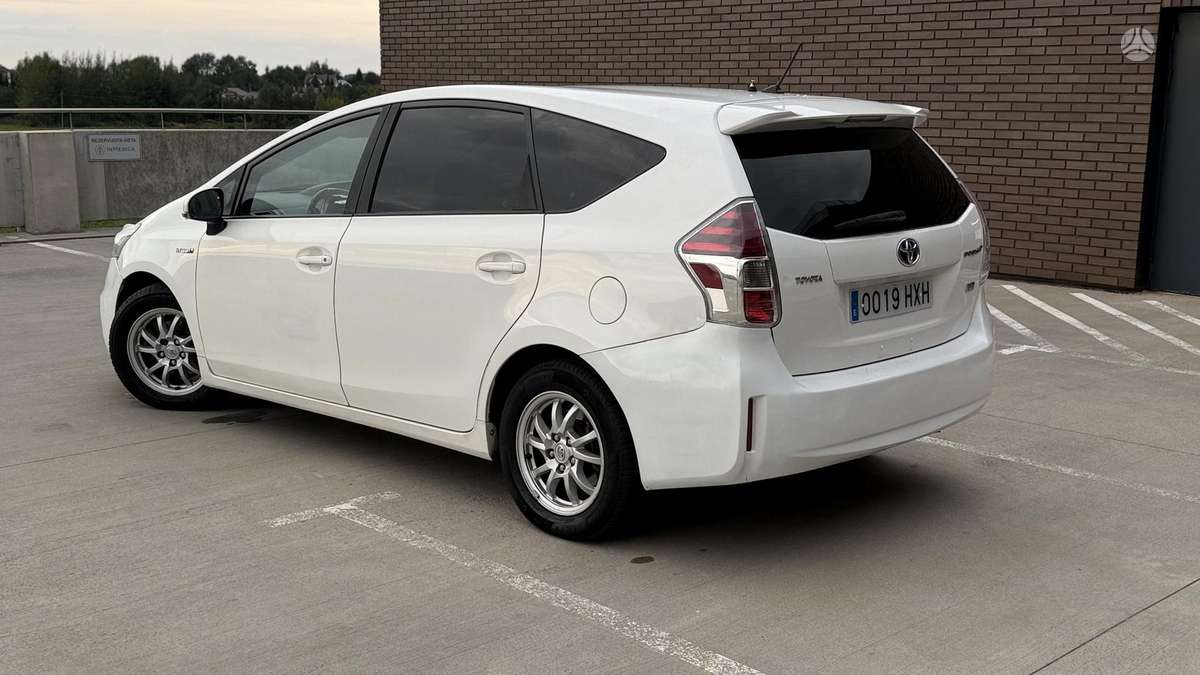 Toyota Prius+ - 8