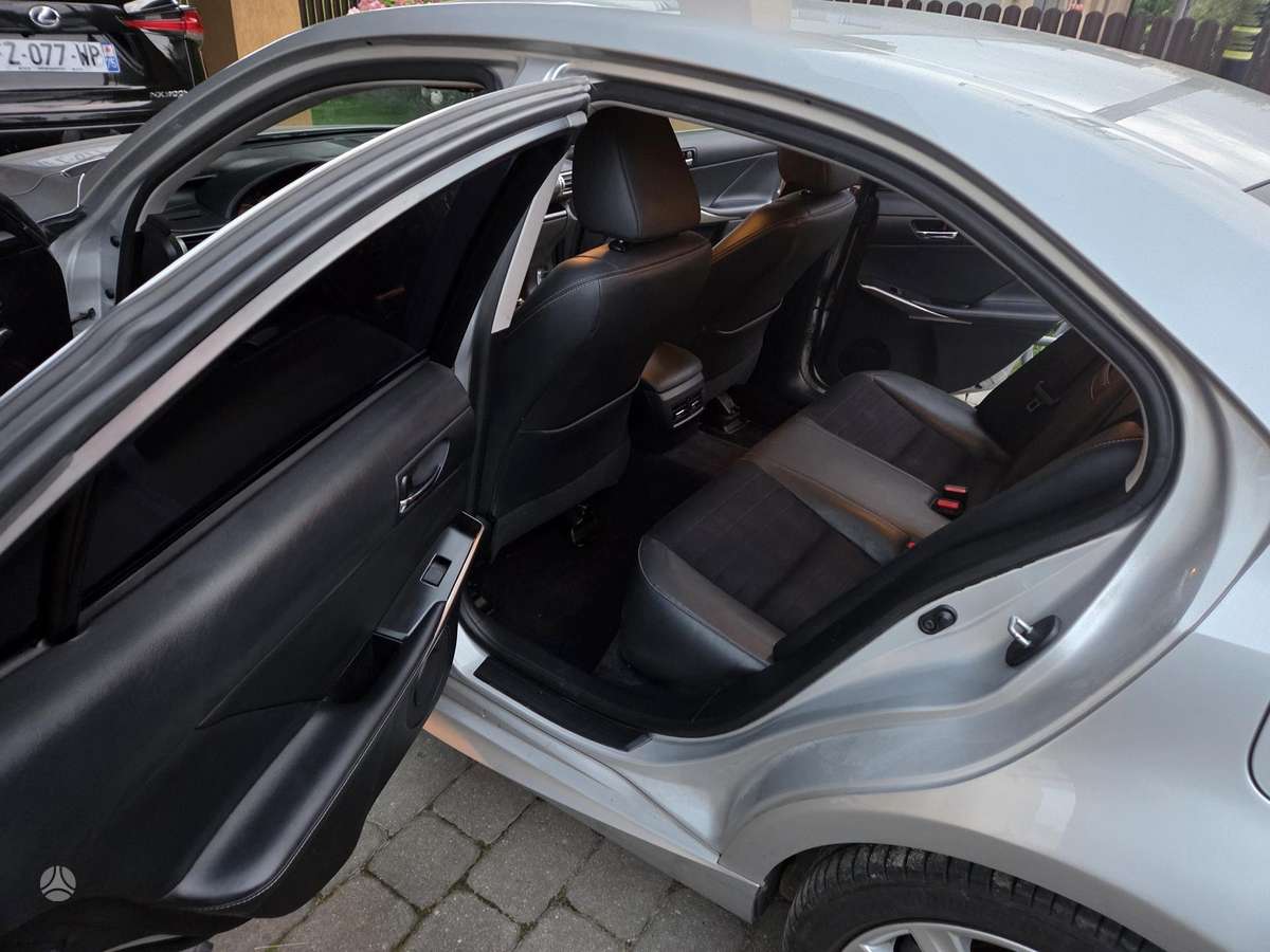 Lexus IS 250, 2.5 l., Седан