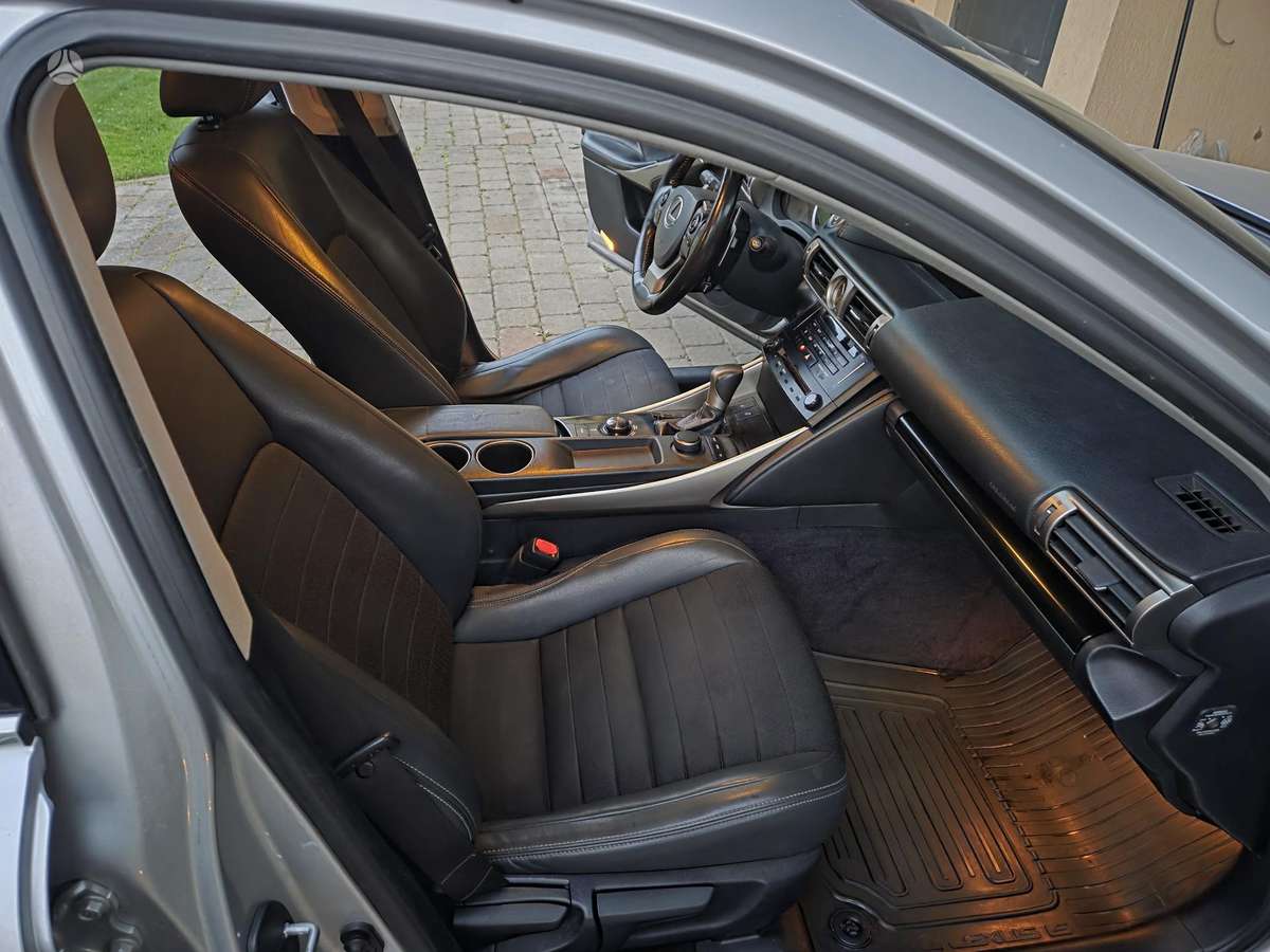 Lexus IS 250, 2.5 l., Седан