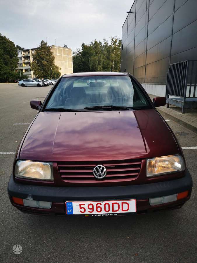 Volkswagen Vento - 2