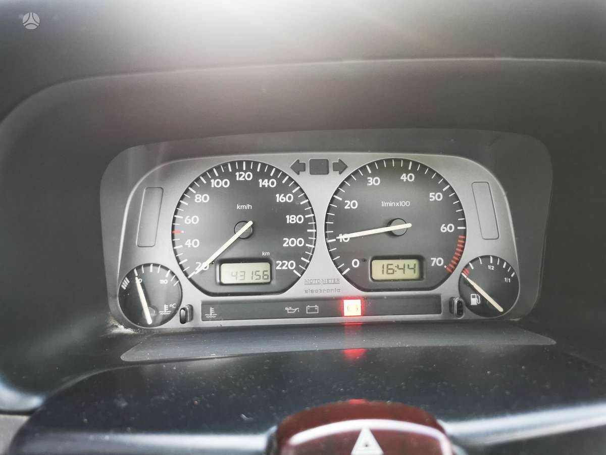 Volkswagen Vento - 11