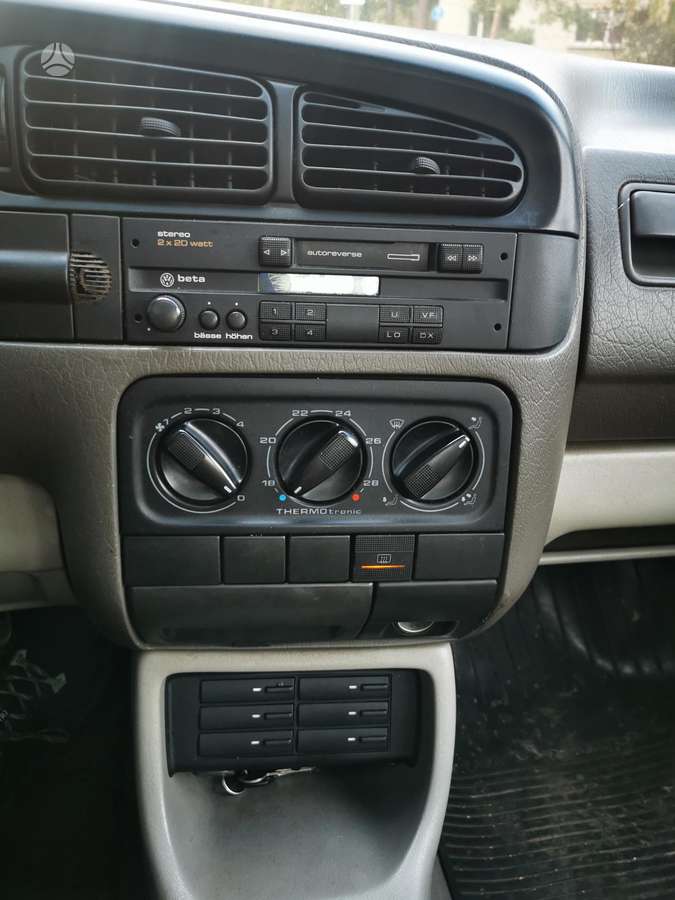 Volkswagen Vento - 12