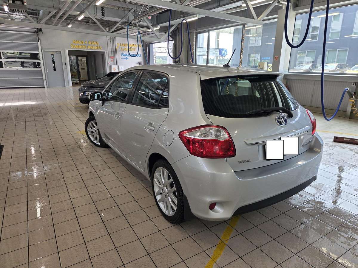 Toyota Auris - 5