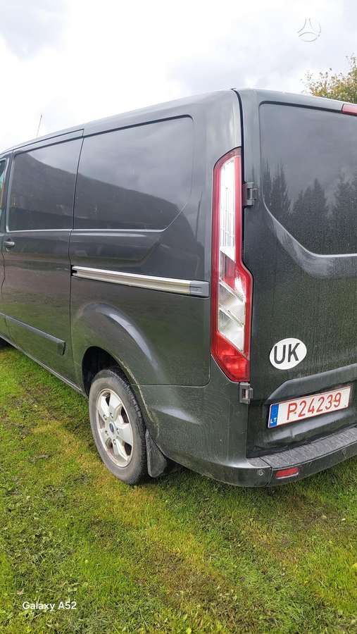Ford Tourneo Custom dalimis