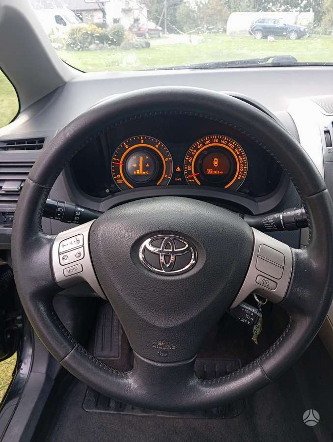 Toyota Auris, 2.0 l., Хэтчбек