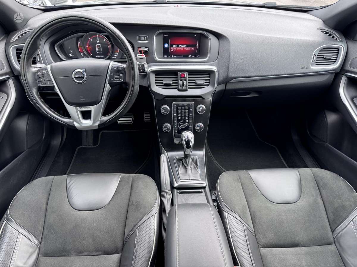 Volvo V40, 2.0 l., Хэтчбек
