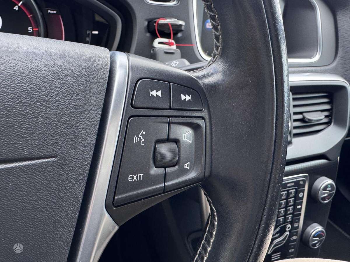 Volvo V40, 2.0 l., Хэтчбек