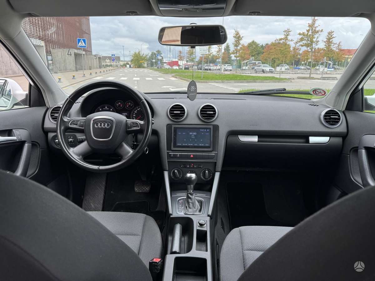Audi A3, 1.6 l., hatchback