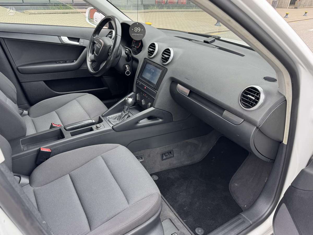 Audi A3, 1.6 l., Хэтчбек