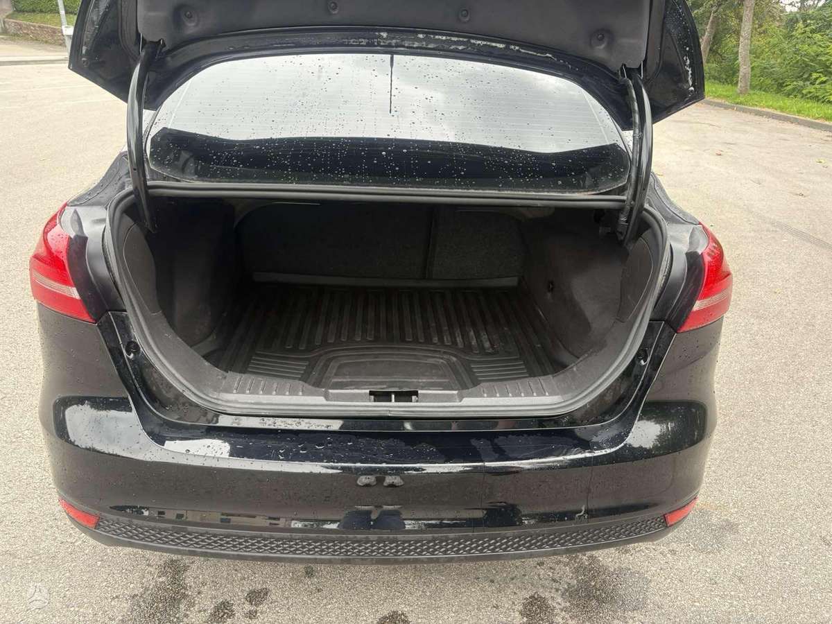 Ford Focus, 2.0 l., saloon / sedan