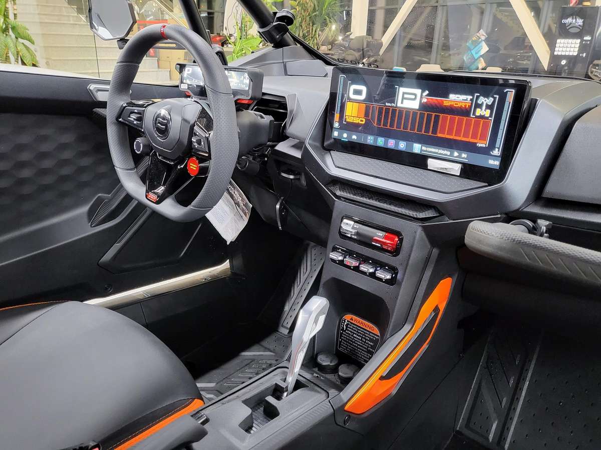 CFMOTO ZFORCE Z10 998cc, квадроциклы