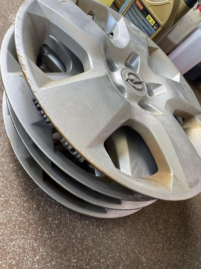Opel, ratų gaubtai, R16