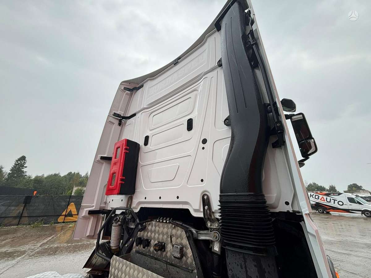 Mercedes-Benz Actros 2653 6x2, single sleeper