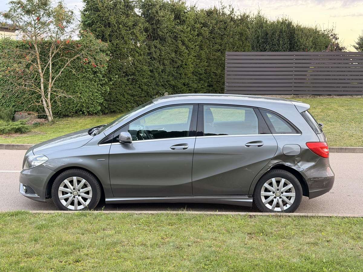 Mercedes-Benz B180 - 3