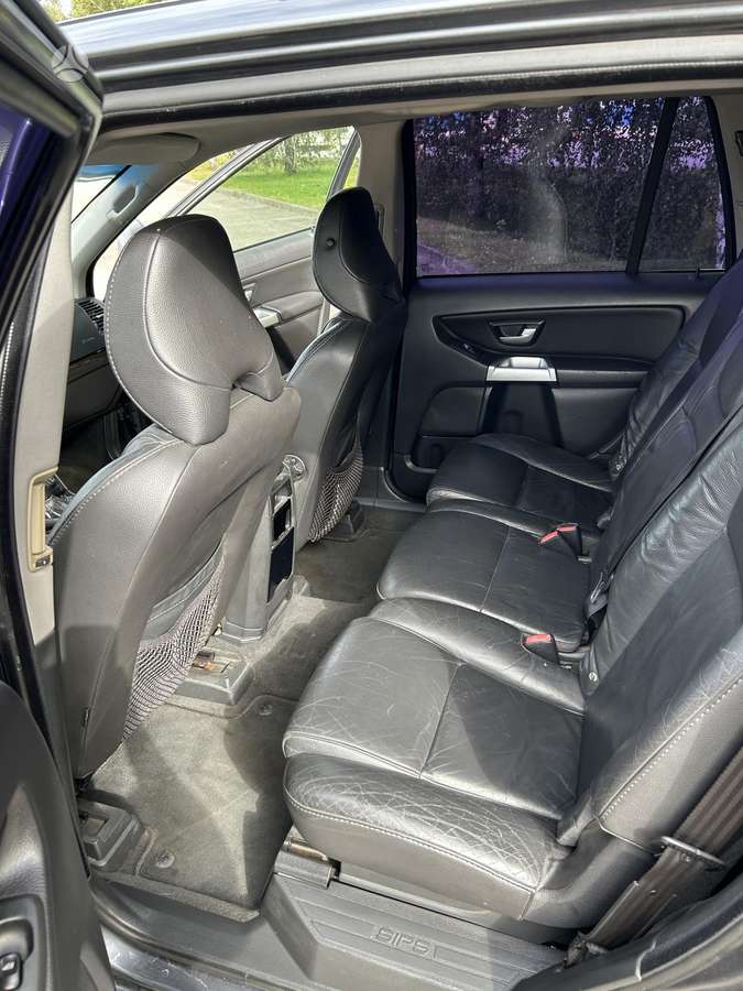 Volvo XC90 - 11